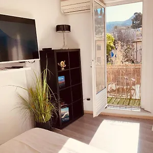 Au Cœur Du Village Joli Studio Appartement